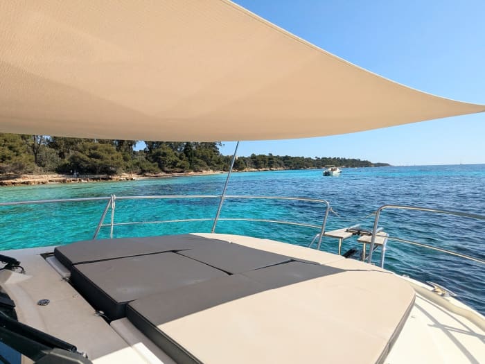 2 ore di sole intorno a Cannes su un motoscafo