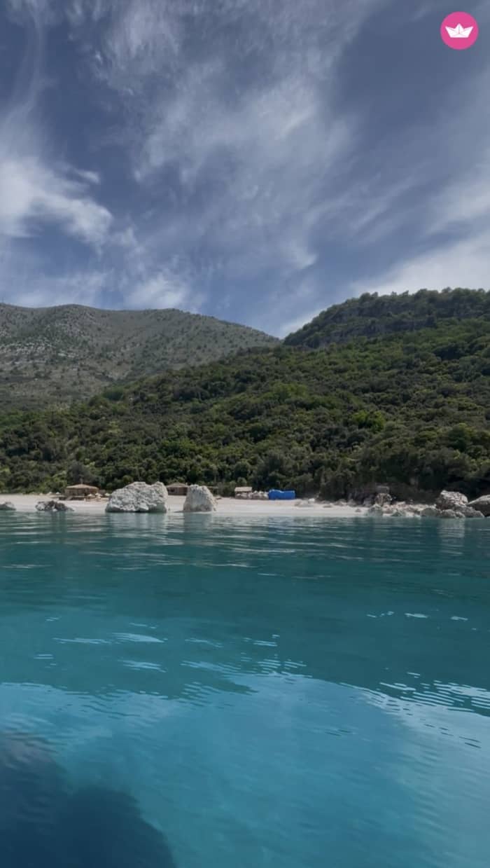 Από τους Αγίους Σαράντα στη Χειμάρρα – Ιδιωτική εκδρομή με σκάφος με παραλίες και ιστορία
