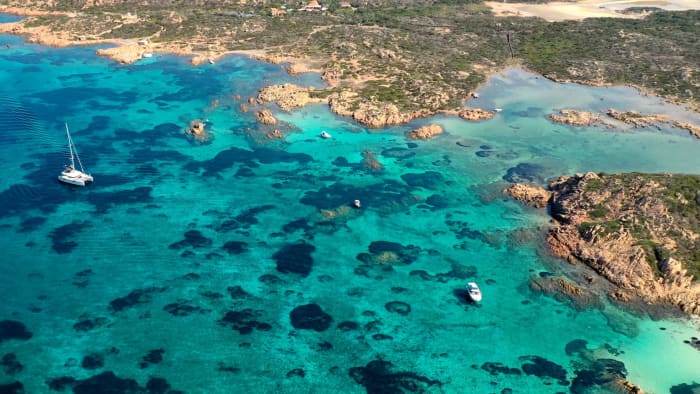 Eintägiger Ausflug zum Maddalena-Archipel: zwischen Naturschönheiten und historischen Schätzen