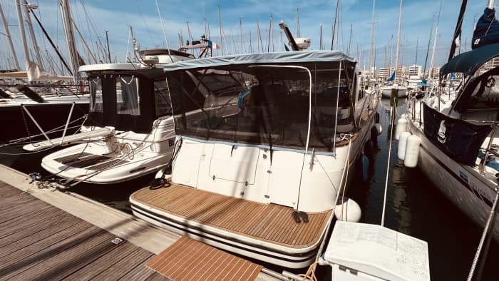 Sunset drinks and swimming at Aresquiers — 3 hours aboard a luxury speedboat