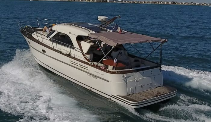 Sunset drinks and swimming at Aresquiers — 3 hours aboard a luxury speedboat