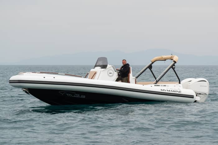 Bateau semi-rigide privé avec skipper