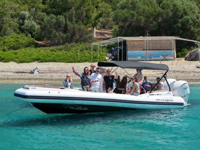 Bateau semi-rigide privé avec skipper