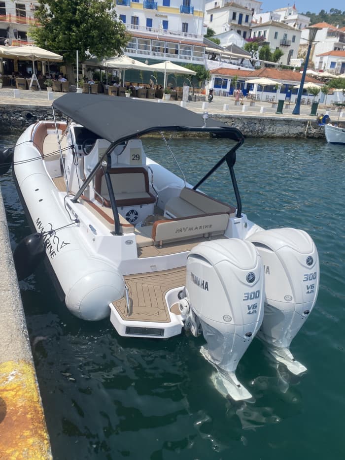 Bateau semi-rigide privé avec skipper