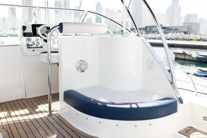 Location de bateau à moteur à la journée à Dubaï