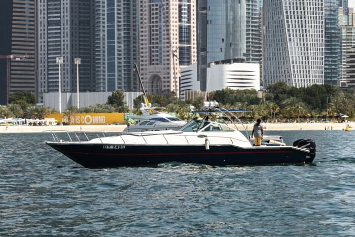Location de bateau à moteur à la journée à Dubaï