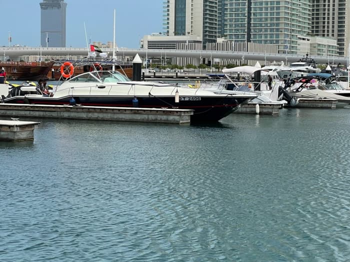 Location de bateau à moteur à la journée à Dubaï