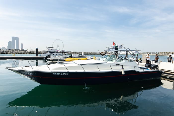 Location de bateau à moteur à la journée à Dubaï