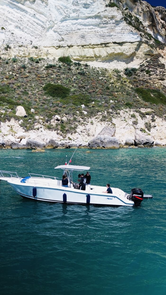 De Cagliari à Poetto en bateau : plages, criques et plaisirs nautiques