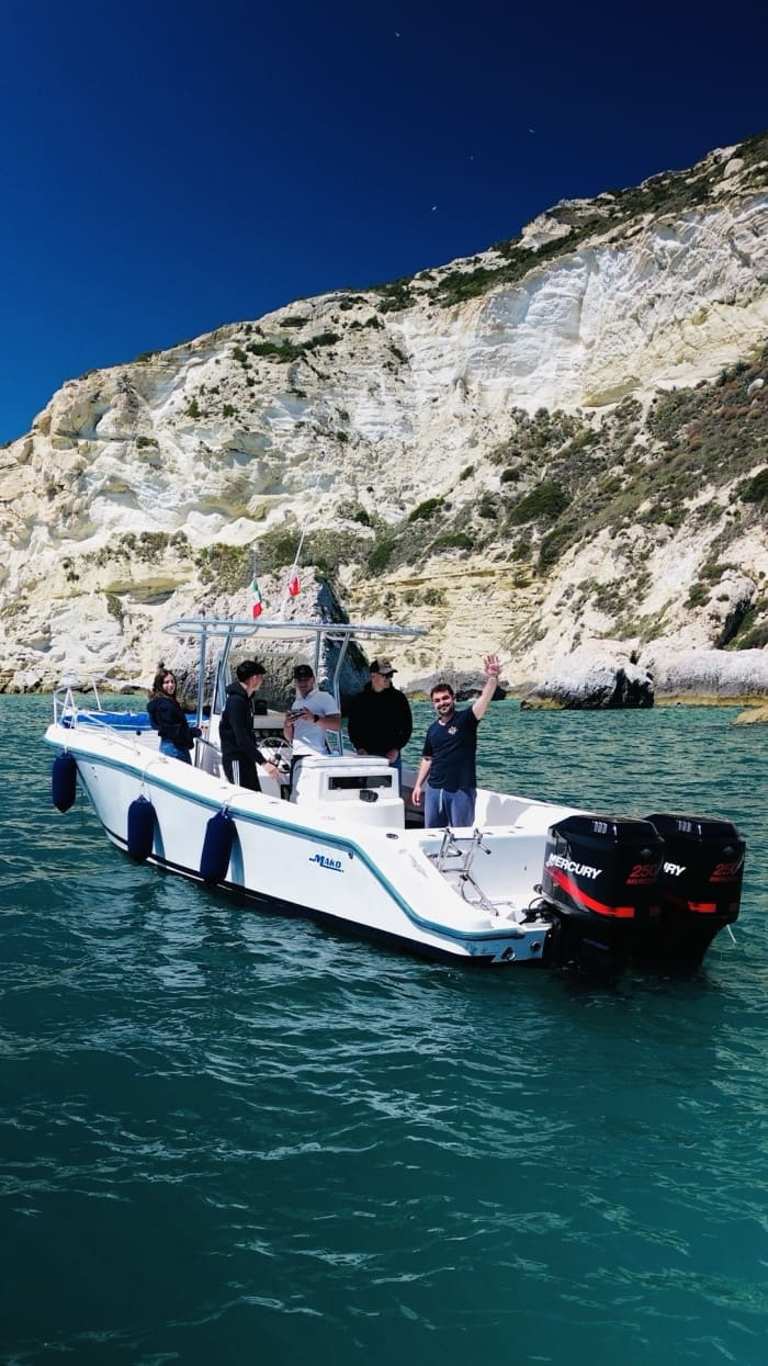 De Cagliari à Poetto en bateau : plages, criques et plaisirs nautiques