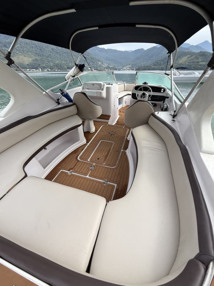 Enjoy the sun on a 6h boat trip in Angra dos Reis