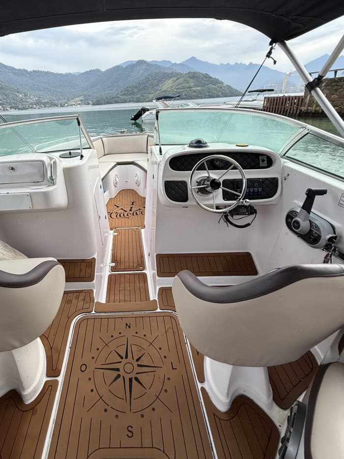 Enjoy the sun on a 6h boat trip in Angra dos Reis