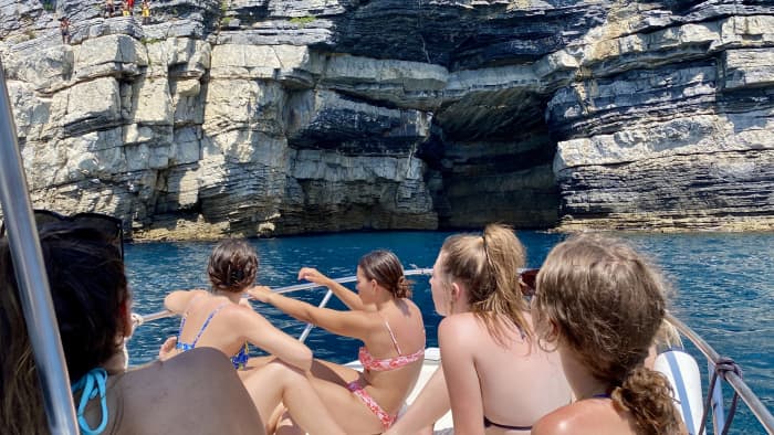 Medio día en las piscinas naturales de Rosse - Cuevas. COMBUSTIBLE INCLUIDO / PATRÓN 230