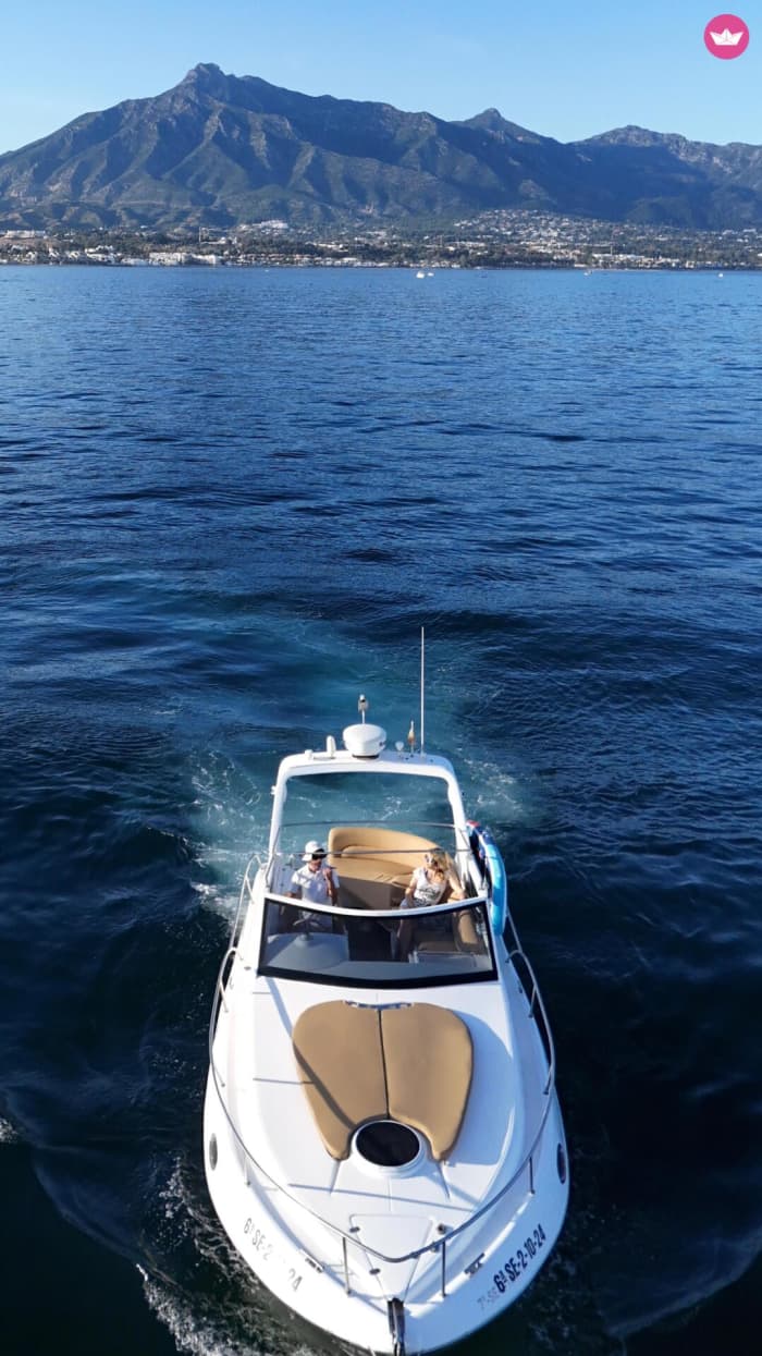 3-hour boat trip from Puerto Banús with a stop for swimming and relaxation