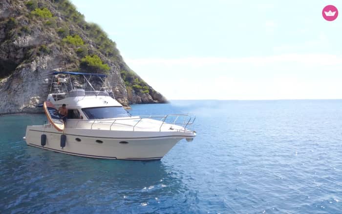 Your perfect day at sea from Puerto Banús: sun, coves, music, relaxation, and dolphin watching.