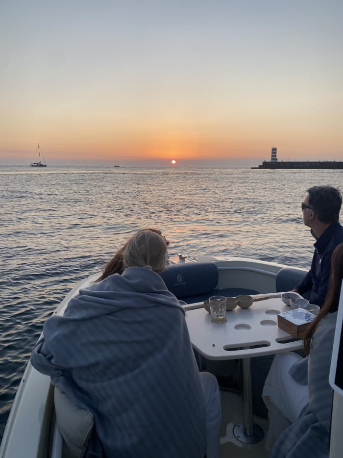 Private Sunset Cruise on the Douro River (Porto), Premium Port Wine Tasting and delicious snacks - Local guide on board - 1 hour and 40 minutes.