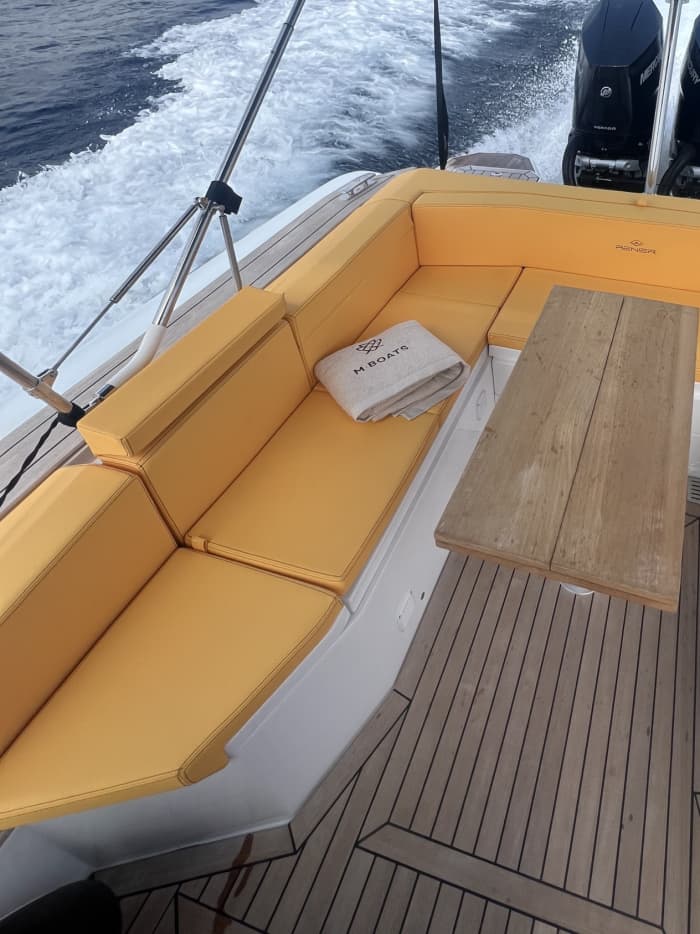 Your day in Mahón: Rent a motorboat for 9h of discovery