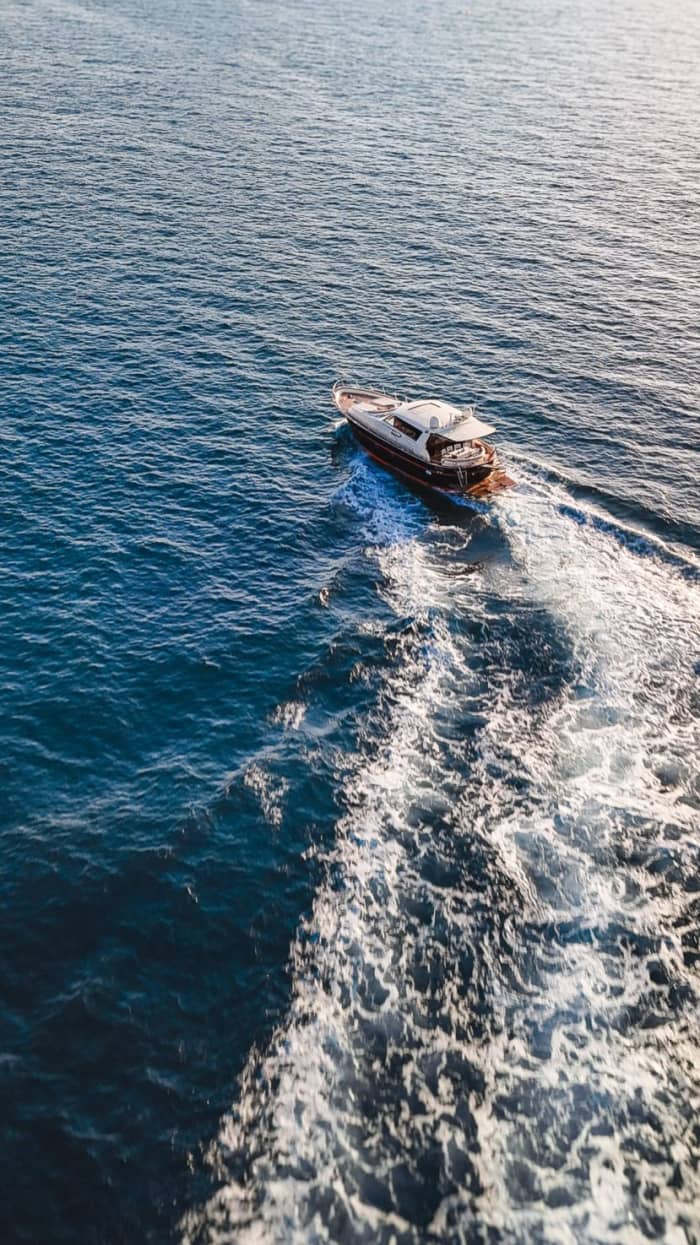 Enjoy our afternoon session with ANDROMEDA Apreamare 60, our wonderful yacht, from 7 pm to 10 pm. A taste of the Costa Brava: swim, relax, and escape the coast.