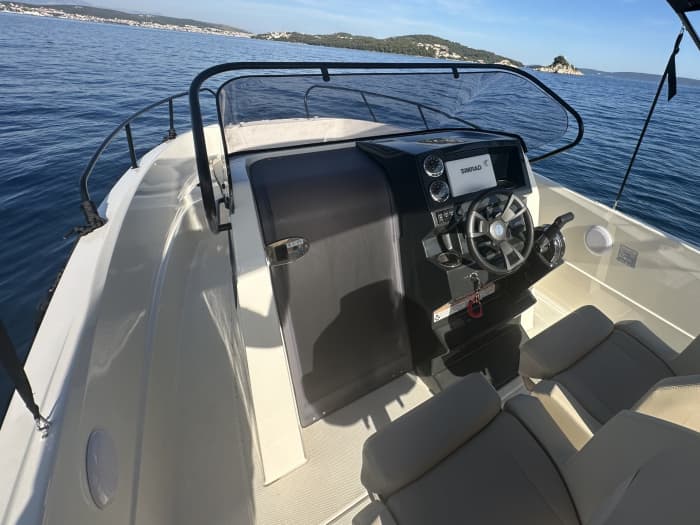 Scopri i luoghi più famosi vicino a Trogir con una divertente gita di un giorno.