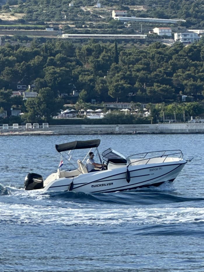 Scopri i luoghi più famosi vicino a Trogir con una divertente gita di un giorno.