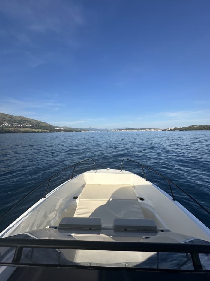 Scopri i luoghi più famosi vicino a Trogir con una divertente gita di un giorno.