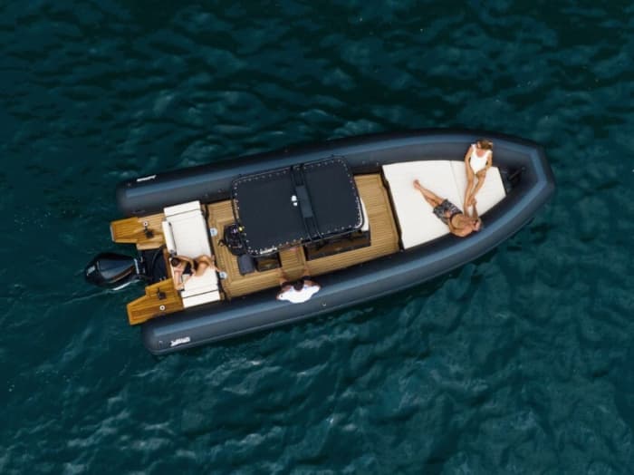 Enjoy the sun on a 8h30 boat trip in Malcesine