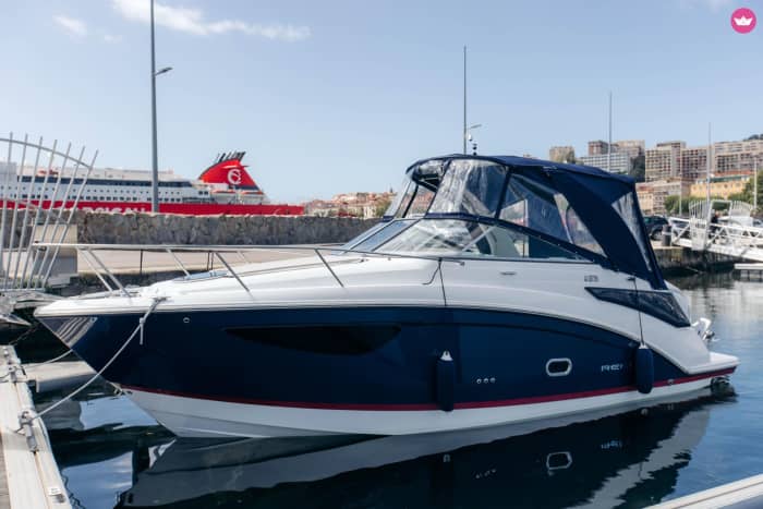 Journée en mer à Porticcio – découverte du sud de la Corse à bord d'un bateau exceptionnel