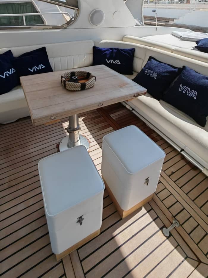 Abfahrt von Amalfi, Capri in einer privaten Yacht: Luxustour zwischen Meer, Höhlen und Faraglioni an Bord einer Rizzardi CR 50 Topline