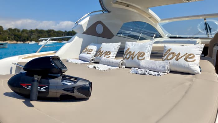 Day trip to the Lérins Islands aboard the luxurious 14m Yacht Sessa