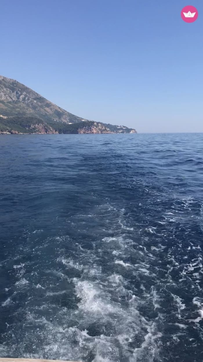 Große Bootstour durch die Bucht von Budva: Küstenerlebnis mit Schwimmen, Geschichte und versteckten Buchten