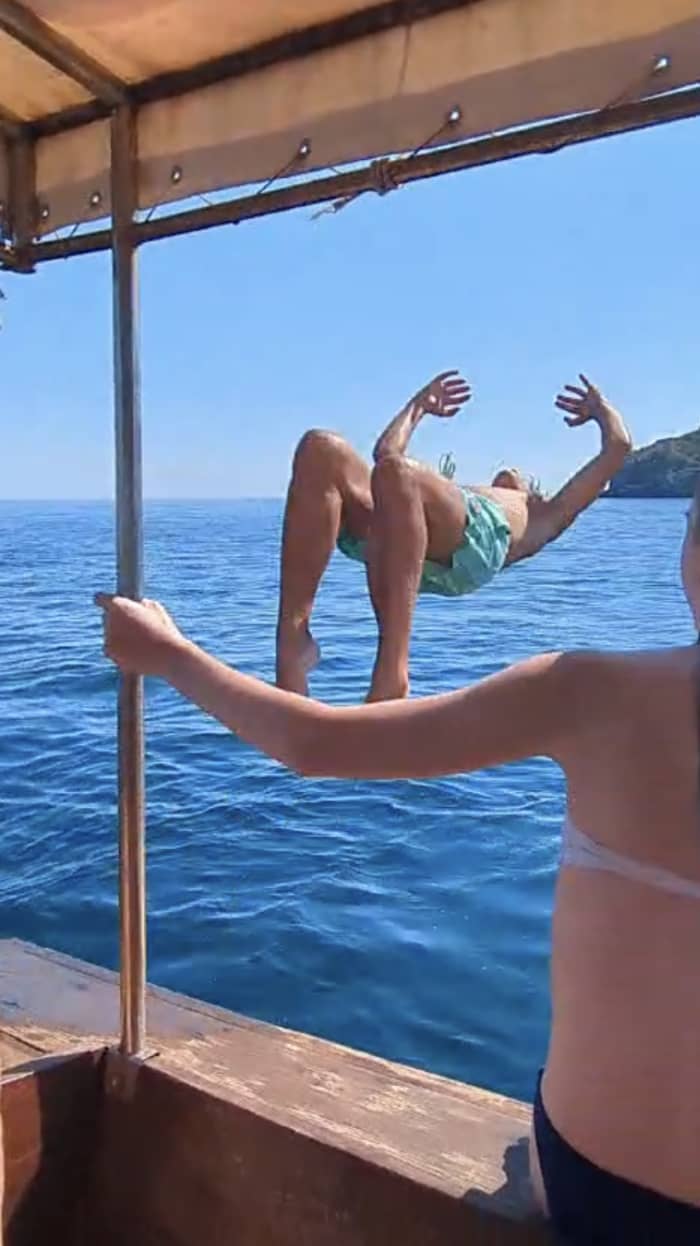 Grand Cruise in de baai van Budva: complete kustervaring met zwemmen, geschiedenis en verborgen baaien