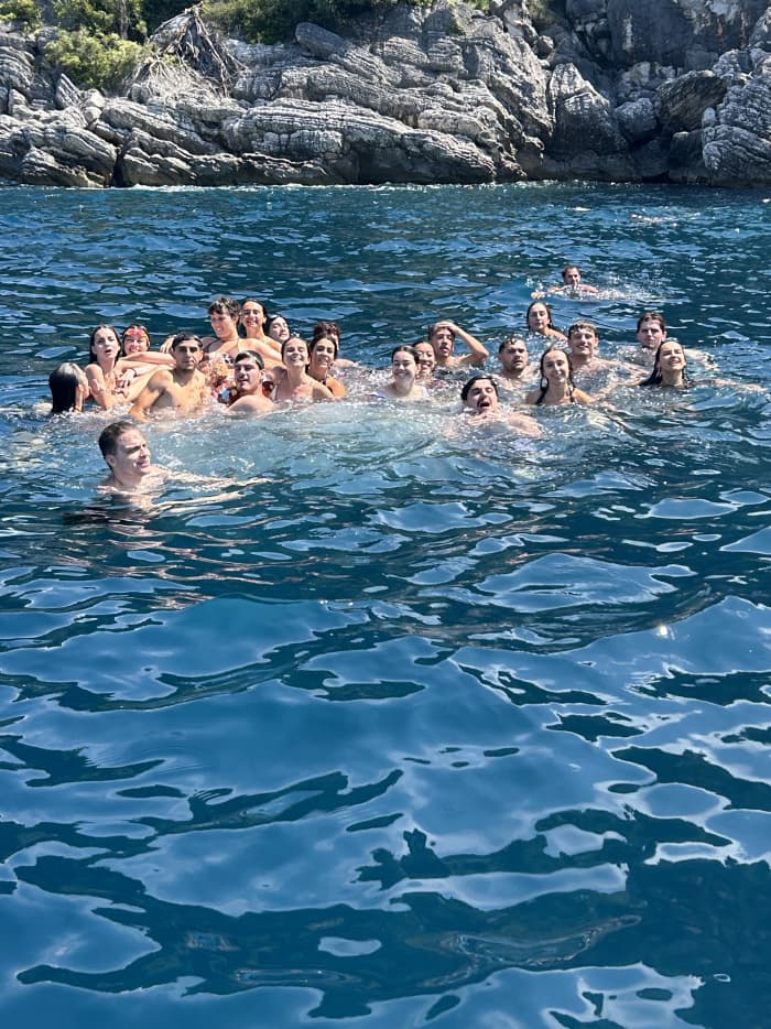 Grand Cruise in de baai van Budva: complete kustervaring met zwemmen, geschiedenis en verborgen baaien