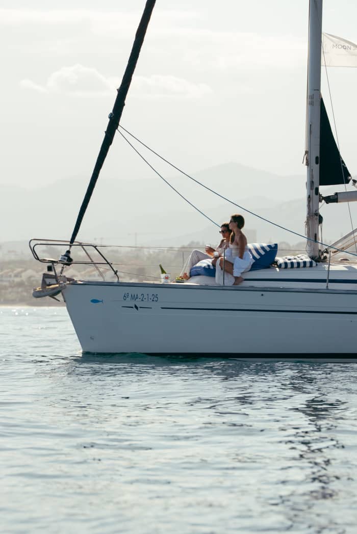 Coastline Chill: 4 uur zeilen en zwemmen bij Marbella €590