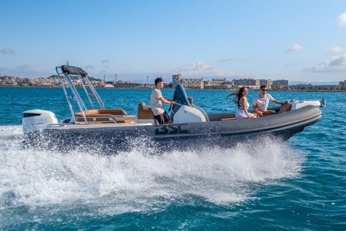 Cagliari: Exclusive Tour on the BSC 785 Elegance Inflatable Boat