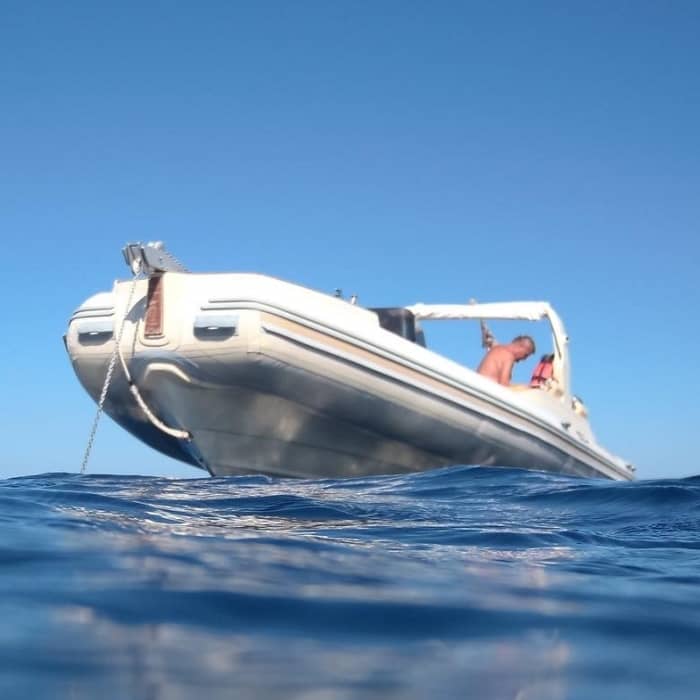 Discover the Maddalena archipelago on a 7-hour motorboat trip.