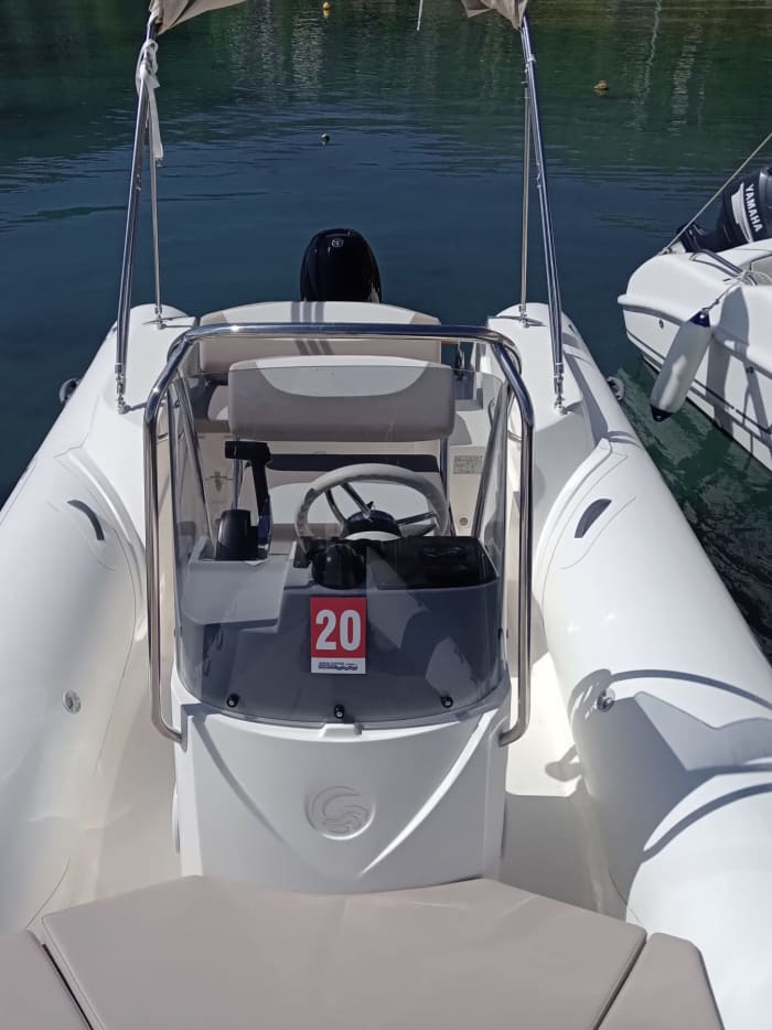 Tour of the coast in a 6-meter dinghy