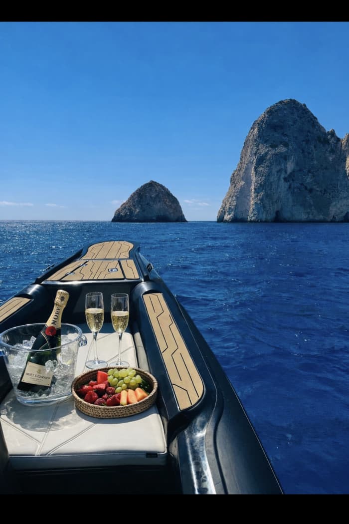 Romantic Sunset Boat Trip from Agios Sostis to Myzithres