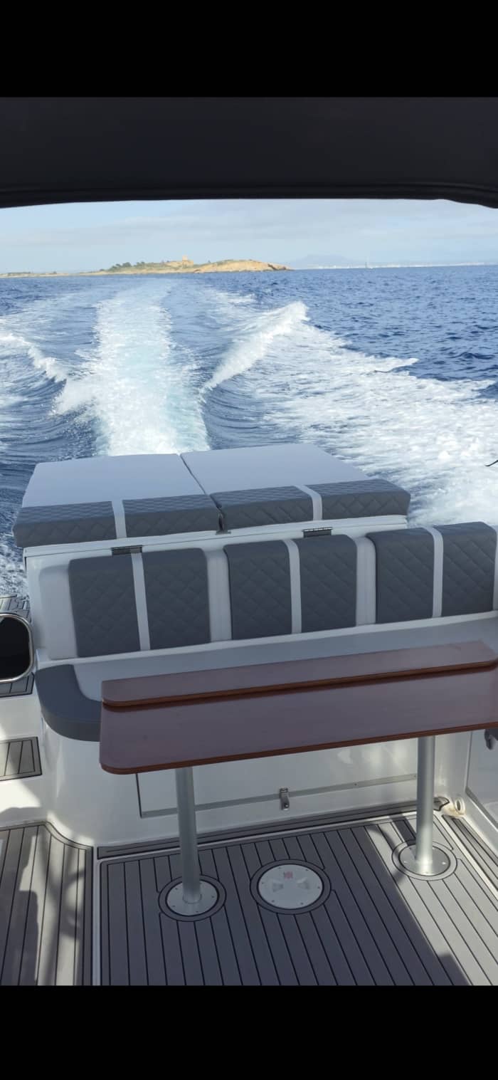 3 Stunden 30 Minuten, um Palma de Mallorca mit dem Motorboot zu entdecken