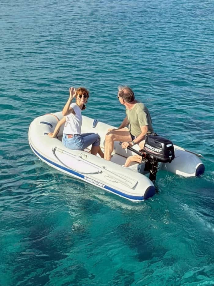 Ervaar Menorca: een traditionele boot met superieur comfort.