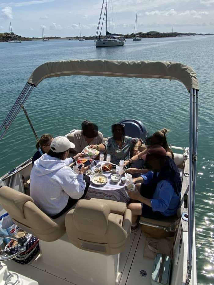Een dagje gezellig samen varen tussen baaien en geheime stranden!