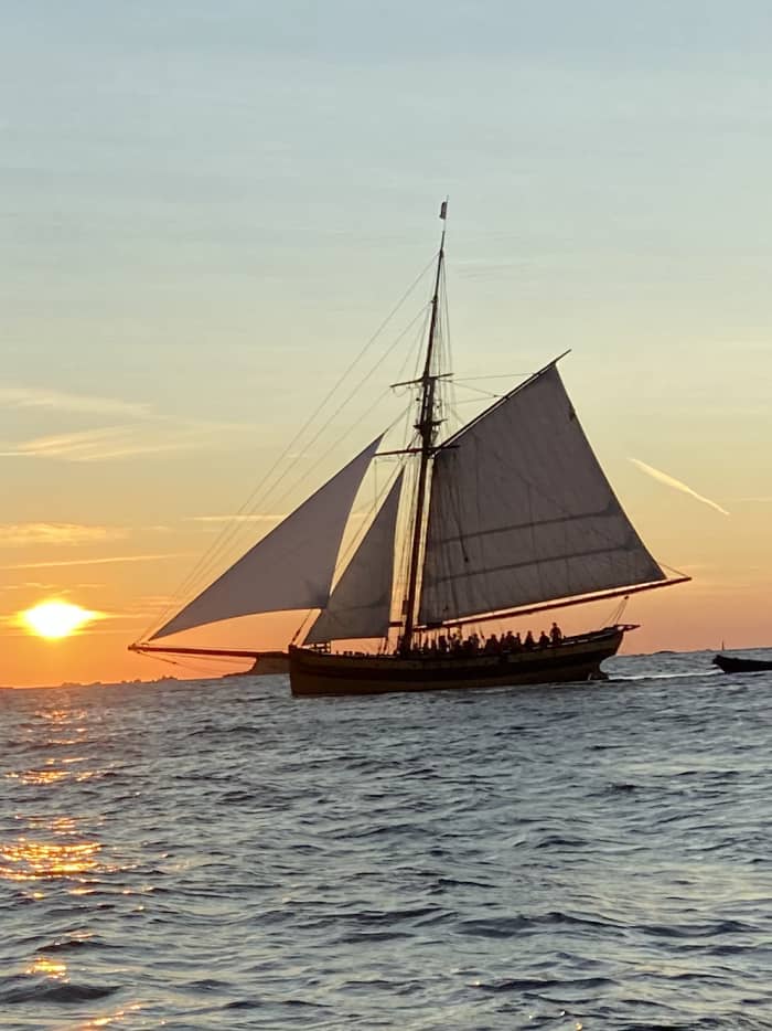 Een dagje gezellig samen varen tussen baaien en geheime stranden!