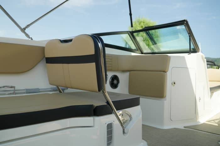 Half-day motorboat rental in Aix-les-Bains