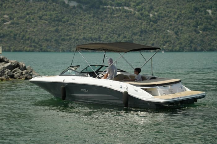 Half-day motorboat rental in Aix-les-Bains