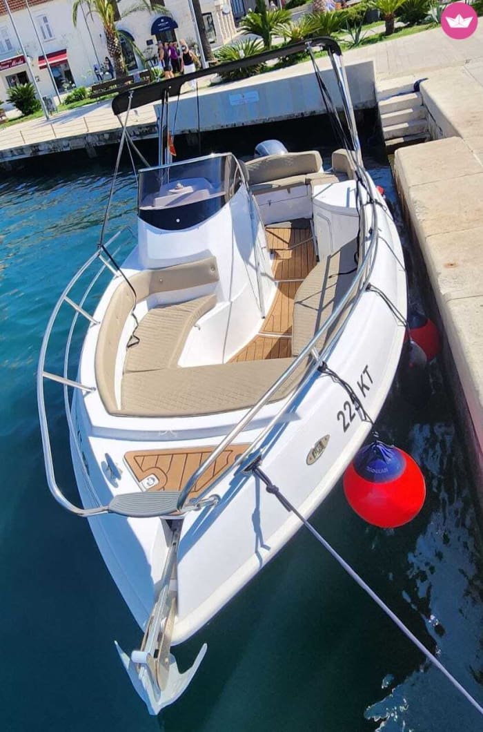 Boka Bay Explorer: Ganzer Tag voller Inseln, Geschichte und kristallklarem Wasser