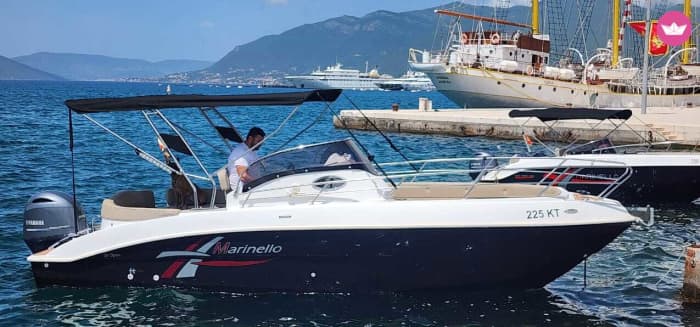 Boka Bay Explorer: Ganzer Tag voller Inseln, Geschichte und kristallklarem Wasser