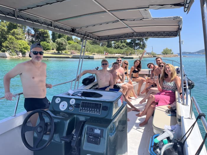 Excursión en barco de medio día por Zadar: snorkel, baño y visita a bahías y pueblos pintorescos