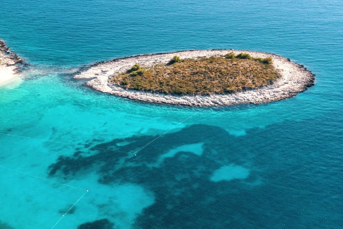 Tauchen Sie ein in die Schönheit von Hvar und den Pakleni-Inseln – Ihr ultimativer Schnellboot-Ausflug