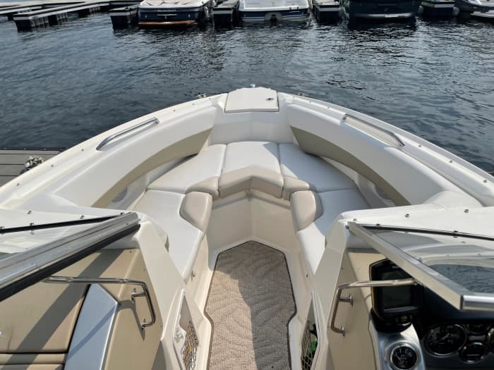 Your private motorboat for a day around Aix-les-Bains