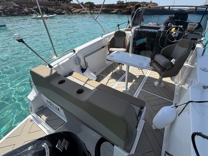 4 uur op Ibiza: De mooiste baaien van San Antonio