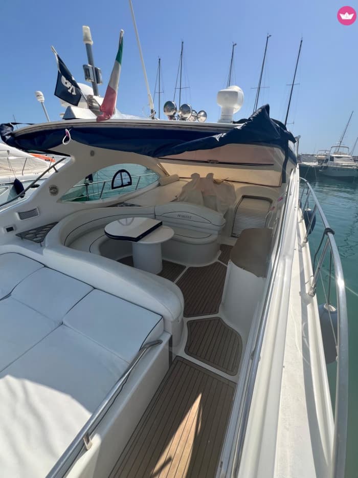 Capri mit der Yacht: Eine ganztägige Inselkreuzfahrt von Amalfi zur Blauen Grotte